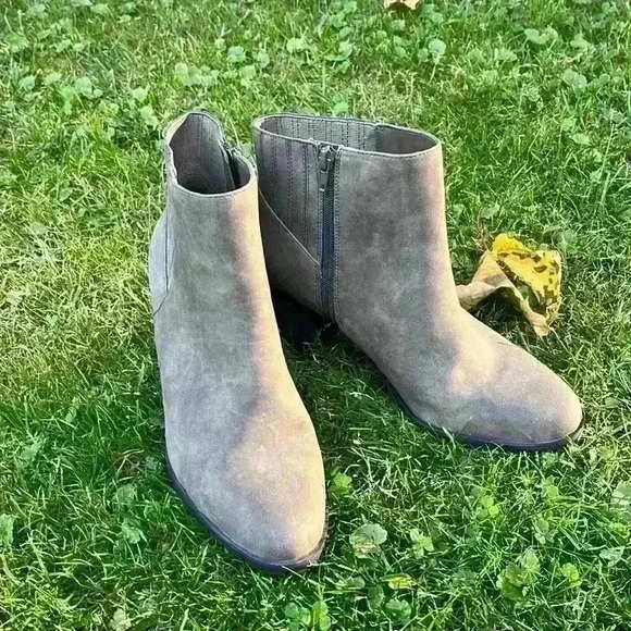 Brand new Kelly and Katie heeled boots - Picture 3 of 8